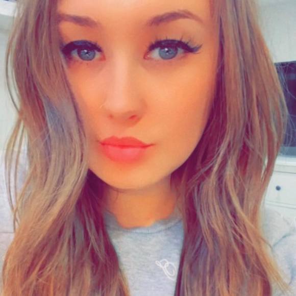 Meet your Posher, Cass - Picture 1 of 1